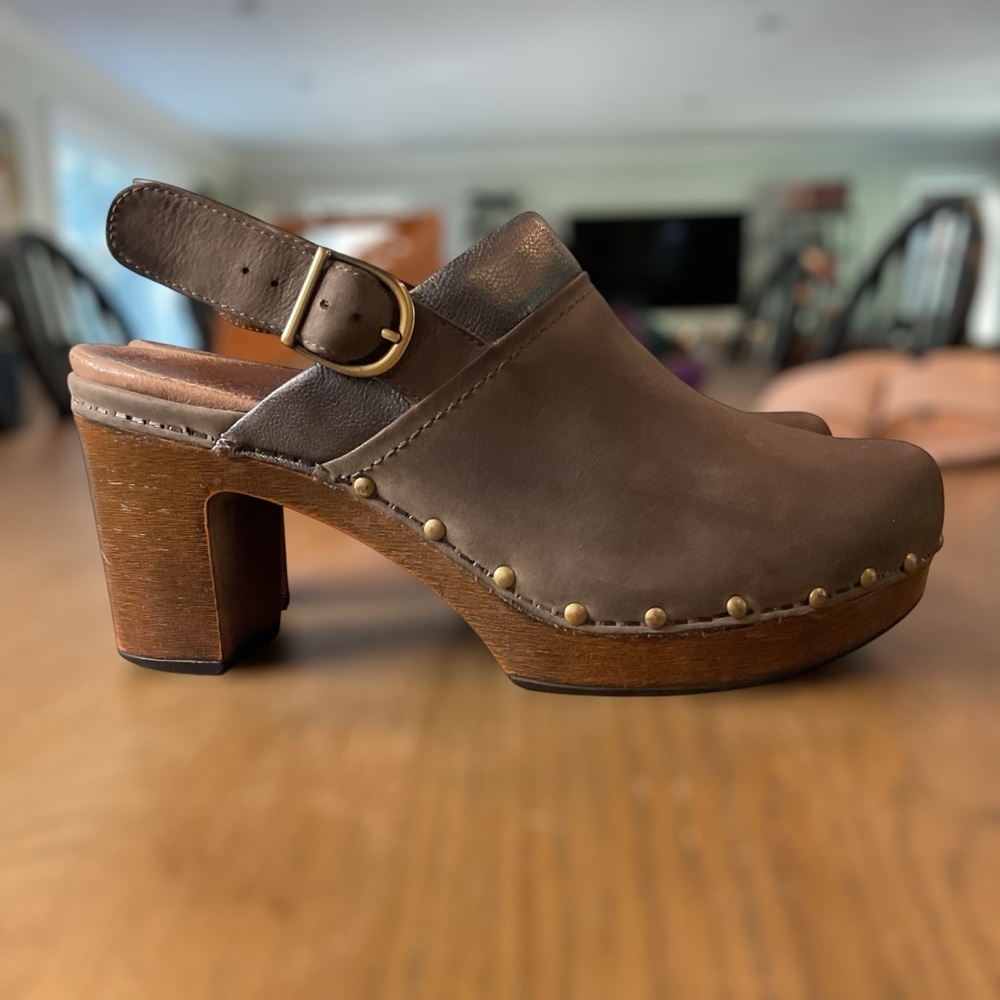 Dansko Delle Nubuck Slingback Platform Mossy Grey Size 40